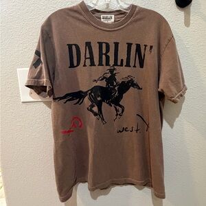Darlin’ Women’s Graphic Tee
